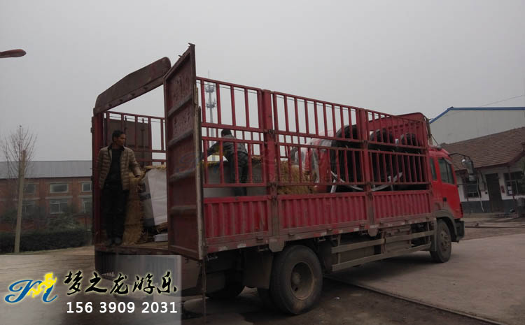 電瓶碰碰車，和諧號軌道小火車發(fā)貨
